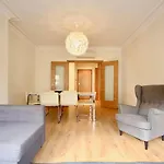 Cozy Orange Telheiras Apartment