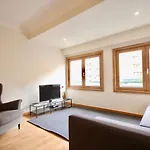 Cozy Orange Telheiras Apartment